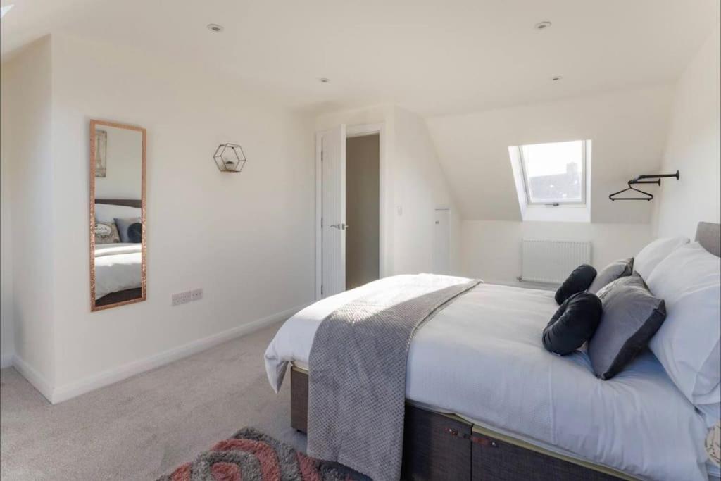 Luxury 3-Bedroom, 2-Bathroom Home Sleeps 7 People ليفربول المظهر الخارجي الصورة